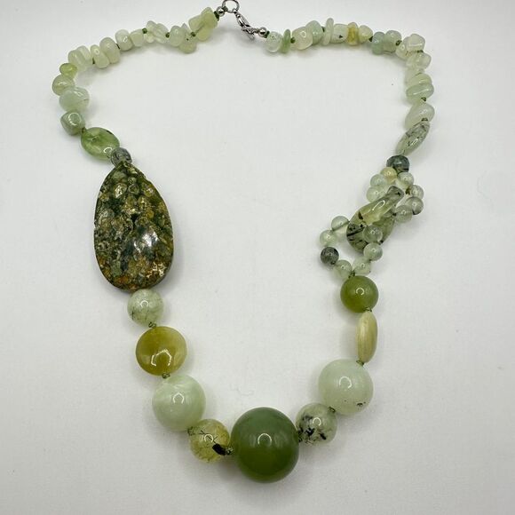 18" Prehnite and Ocean Jasper stone necklace with silver tone hardware! - Picture 11 of 12
